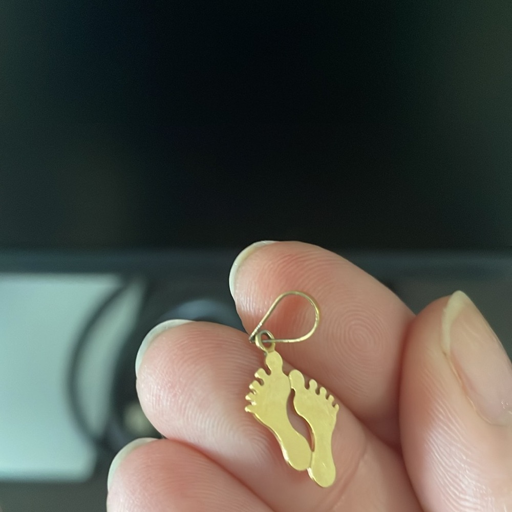 Barefoot necklace gold charm - Picture 3 of 3